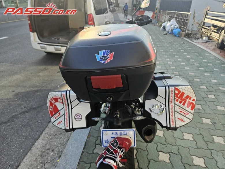 BMW R1200R 2018 레드 사진 3