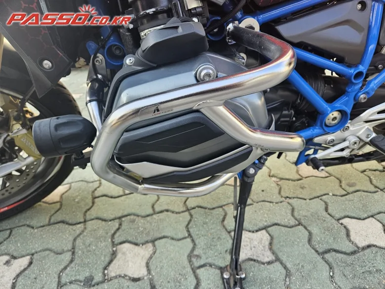 BMW R1200R 2018 레드 사진 8