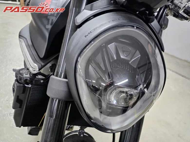 두카티 몬스터 950S 2022 건메탈 사진 6