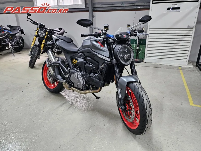두카티 몬스터 950S 2022 건메탈 사진 2