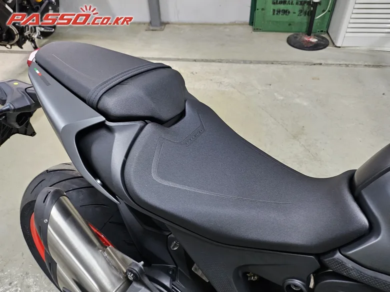두카티 몬스터 950S 2022 건메탈 사진 5