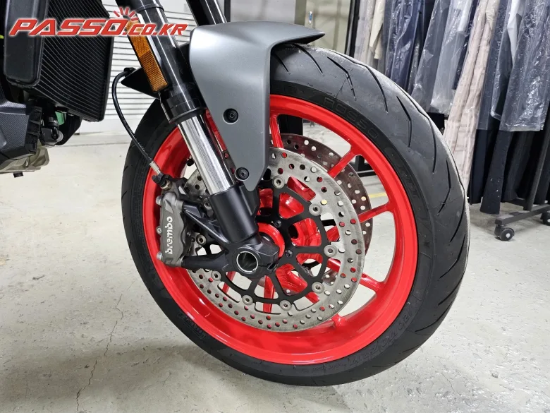 두카티 몬스터 950S 2022 건메탈 사진 8