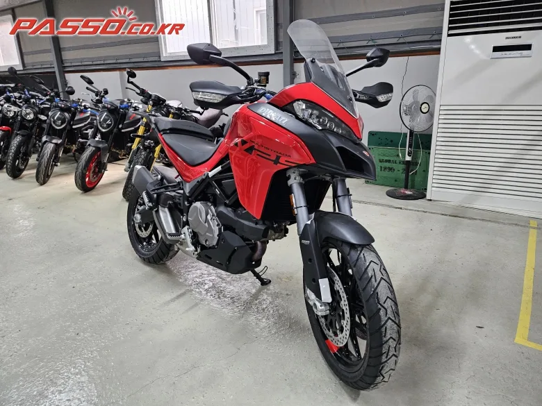 두카티 멀티스트라다 V2S 2022 레드 사진 2