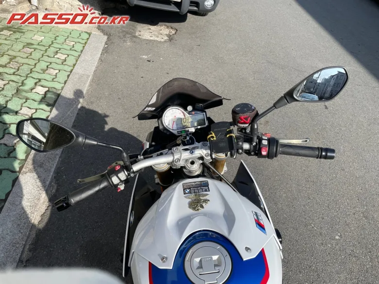BMW S1000R 2018 화이트 사진 4
