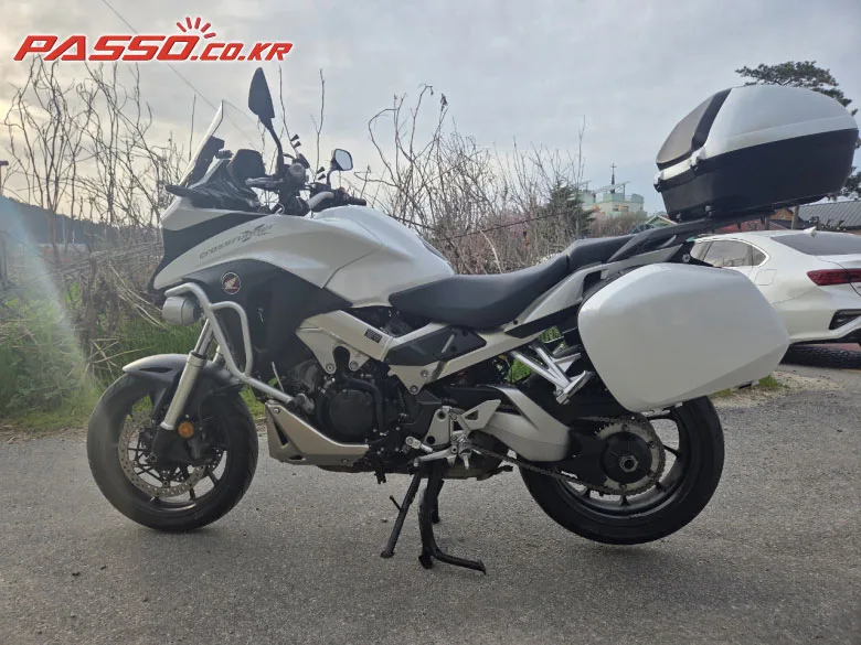 혼다 VFR800X 2017 화이트 사진 2