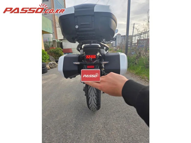 혼다 VFR800X 2017 화이트 사진 3