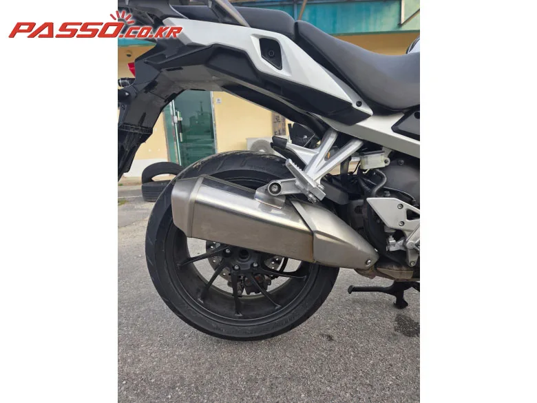 혼다 VFR800X 2017 화이트 사진 7