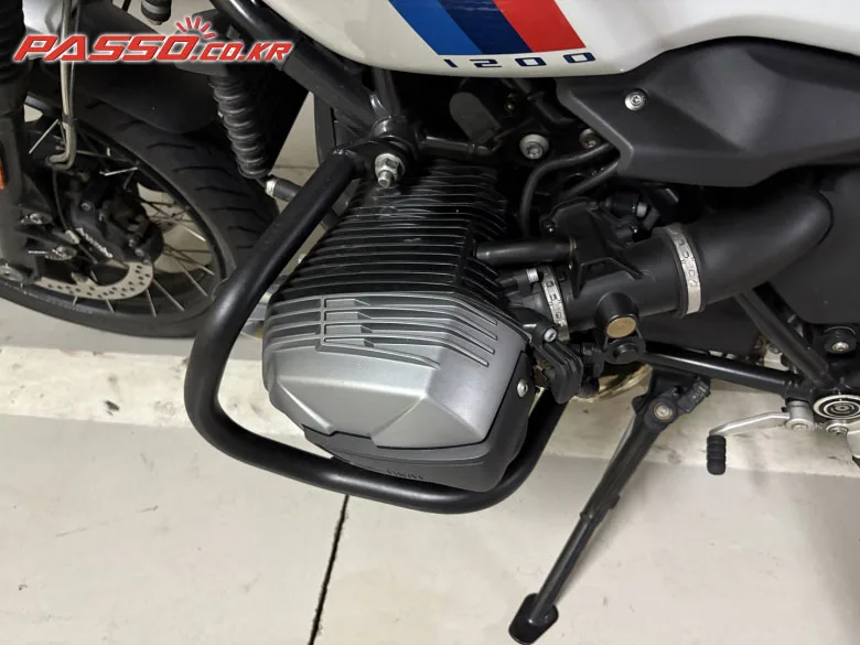 BMW 알나인티 어반GS 2021 버건디 사진 5