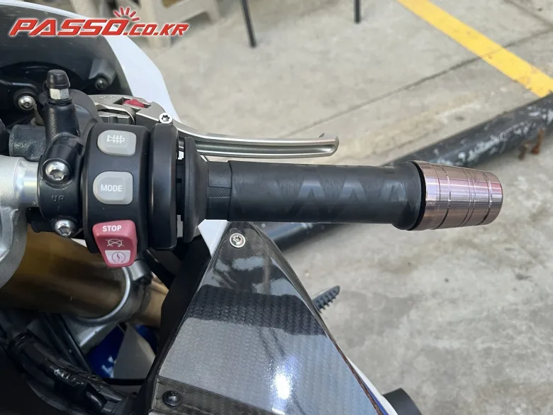 BMW HP4 컴피티션 2014 화이트 사진 4