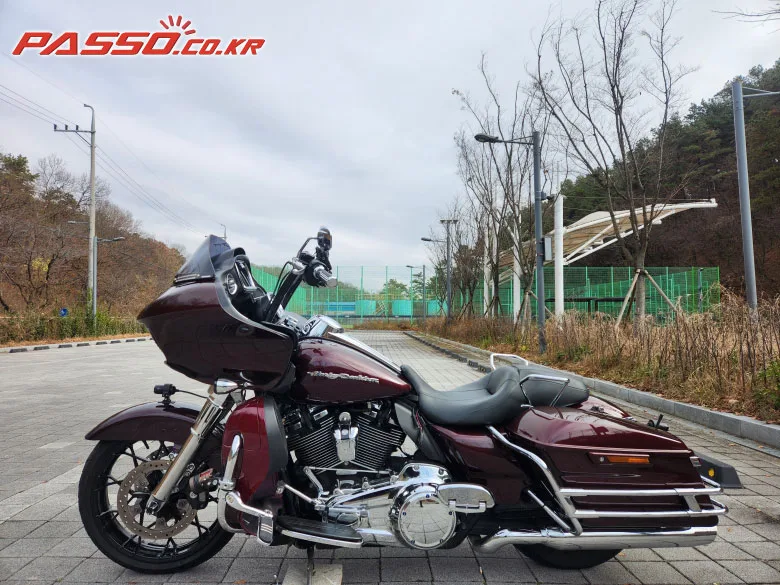 할리데이비슨 로드글라이드 2019 버건디 사진 2