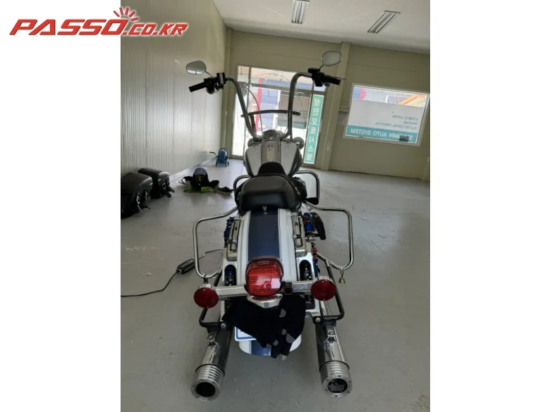 할리데이비슨 로드킹 클래식 2015 화이트 사진 3