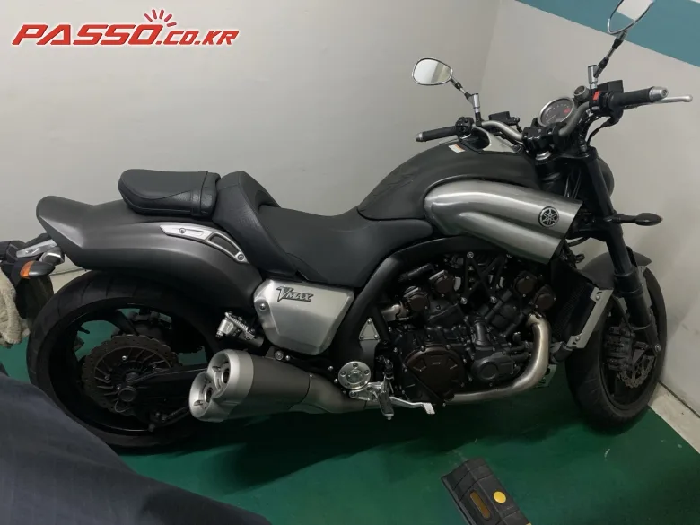야마하 V-MAX 1700 2012 실버 사진 1