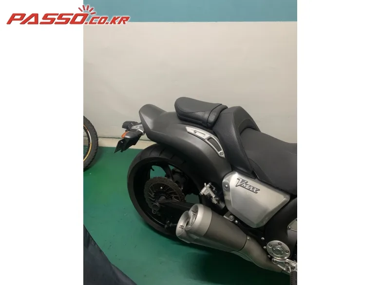 야마하 V-MAX 1700 2012 실버 사진 7