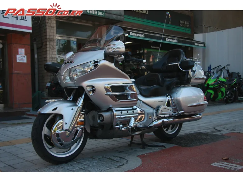 혼다 카와사키 골드윙 2005 블랙 사진 2