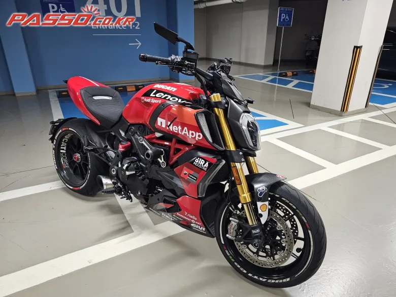 두카티 디아벨 1260S 2021 레드 사진 1