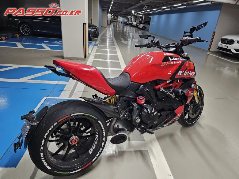 두카티 디아벨 1260S 2021 레드 사진 3