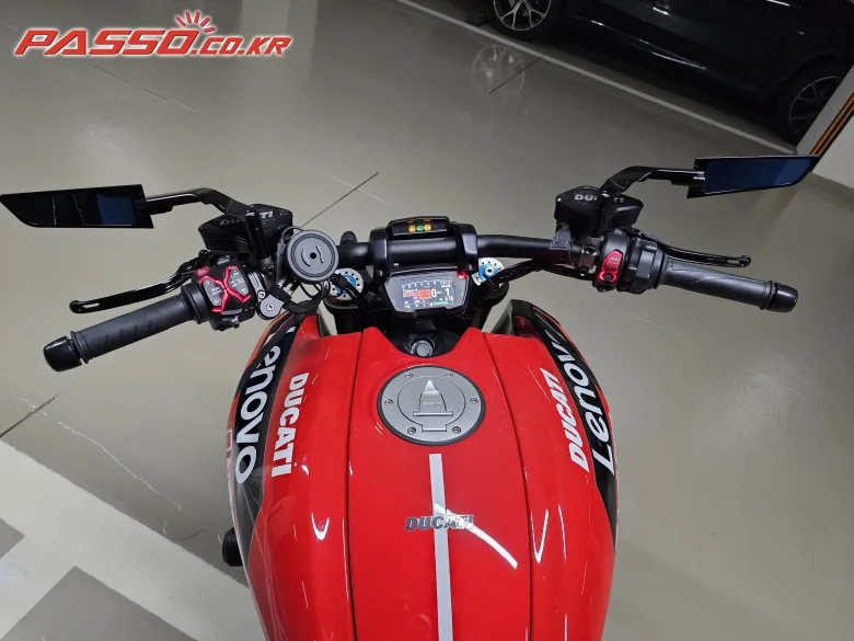 두카티 디아벨 1260S 2021 레드 사진 4