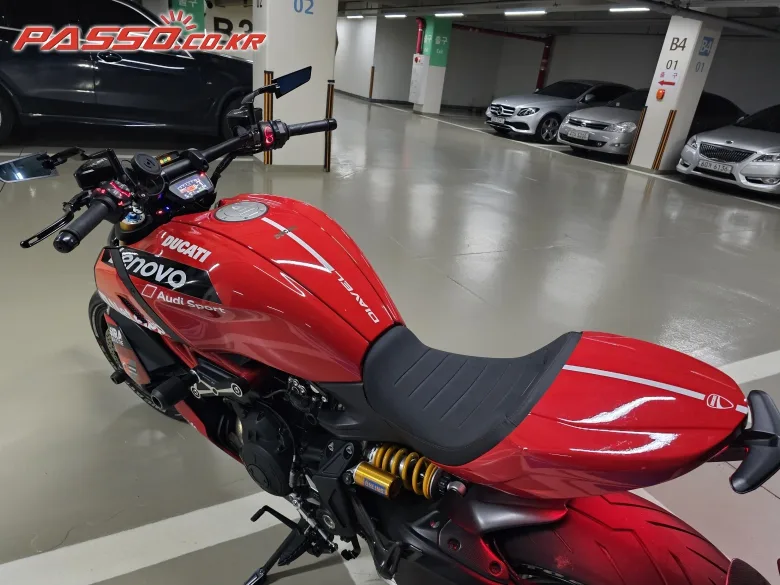 두카티 디아벨 1260S 2021 레드 사진 5