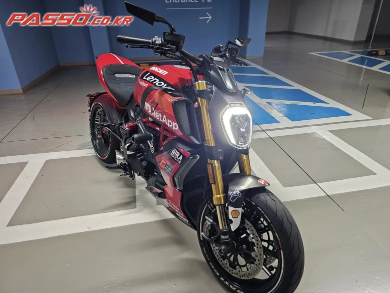 두카티 디아벨 1260S 2021 레드 사진 6