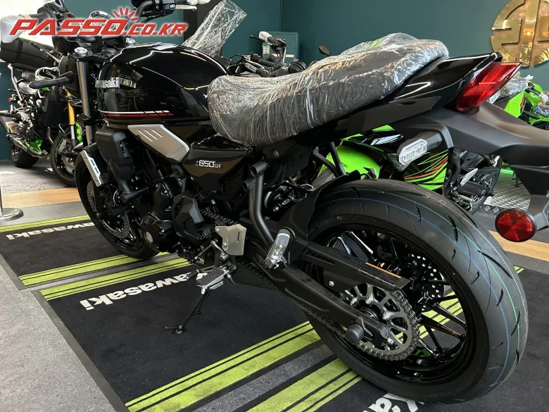 가와사키 Z650RS 2023 블랙 사진 3