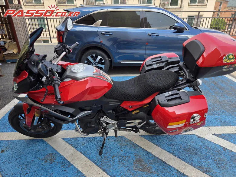 BMW F900 XR 2022 레드 사진 2