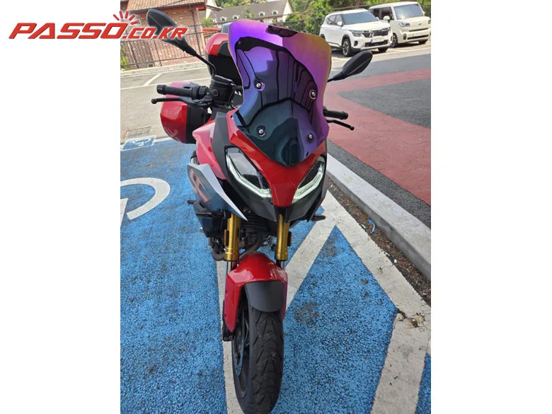 BMW F900 XR 2022 레드 사진 5
