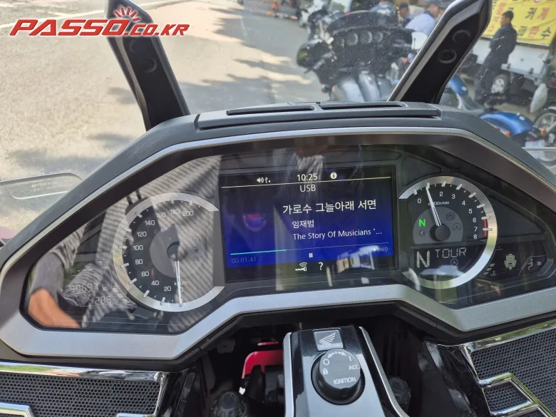 혼다 골드윙 투어 2018 버건디 사진 8