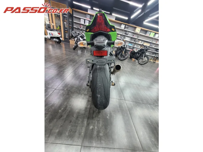 가와사키 닌자 ZX 10 R 2017 그린 사진 3