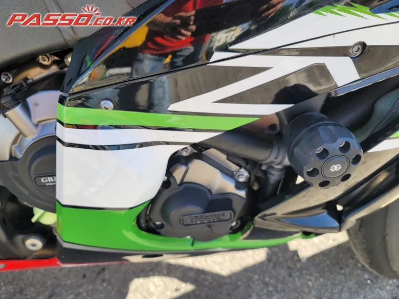 가와사키 닌자 ZX 10 R 2017 그린 사진 5
