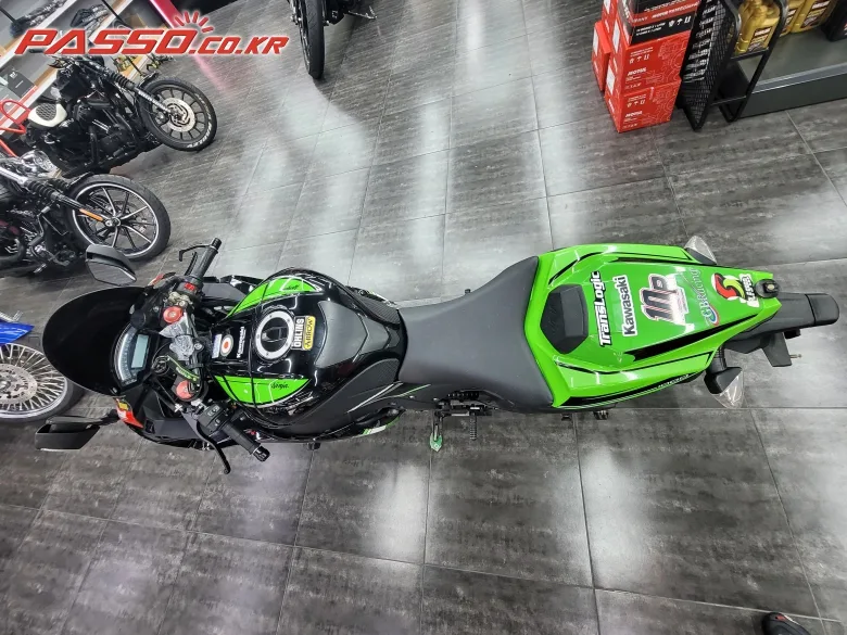 가와사키 닌자 ZX 10 R 2017 그린 사진 8