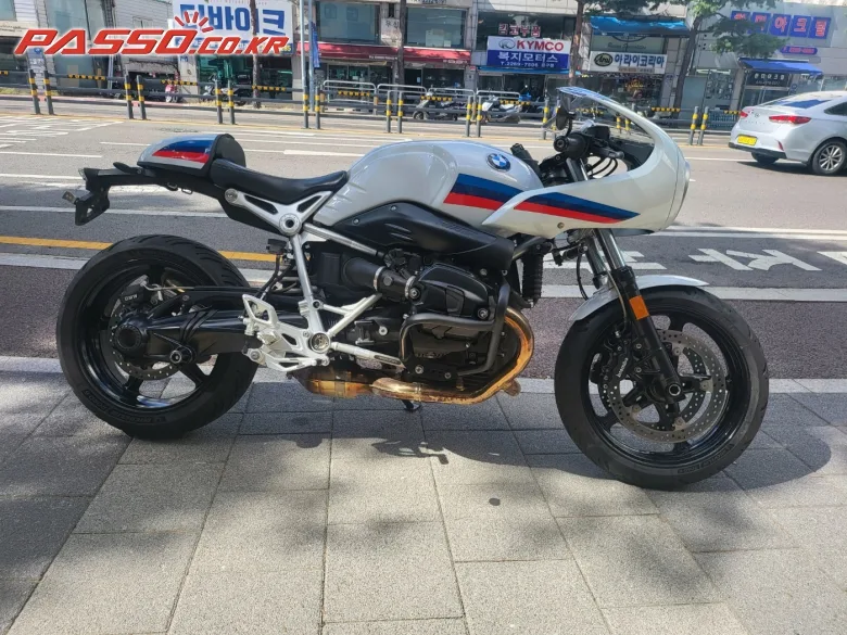 BMW 레이서 2018 화이트 사진 1