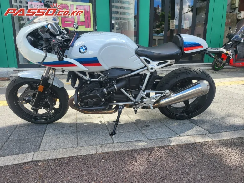 BMW 레이서 2018 화이트 사진 2