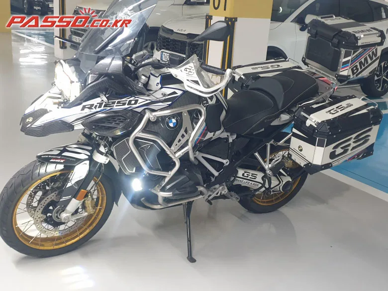 BMW R1250GS 어드벤처 2019 블랙 사진 2