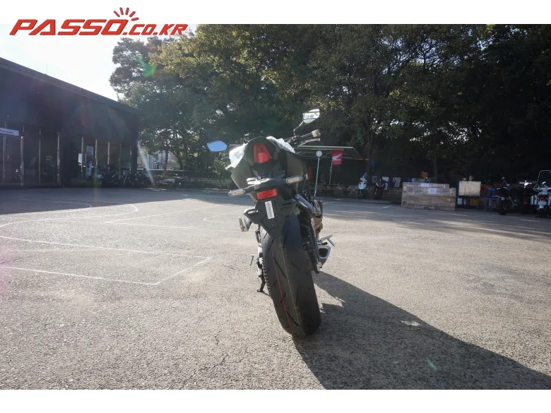 혼다 CB650R 2024 블랙 사진 3