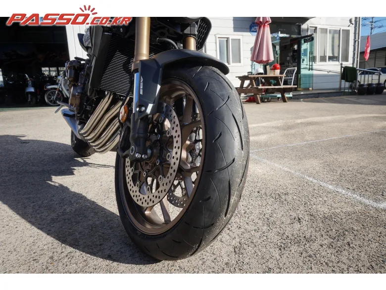 혼다 CB650R 2024 블랙 사진 6