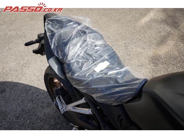혼다 CB650R 2024 블랙 사진 8