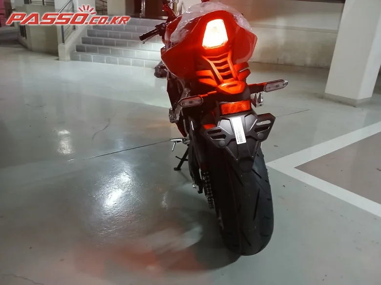혼다 CBR650R 2025 레드 사진 3