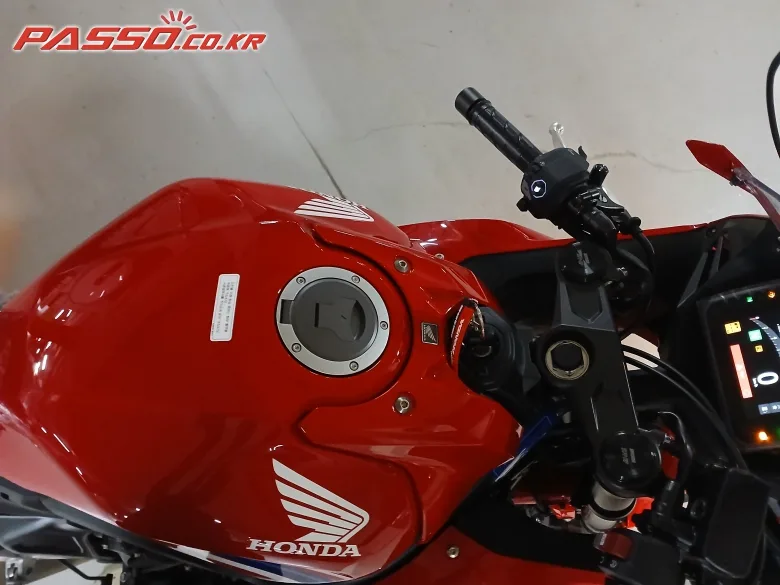 혼다 CBR650R 2025 레드 사진 4