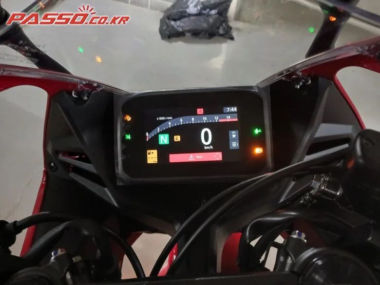 혼다 CBR650R 2025 레드 사진 7