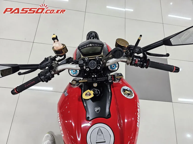 두카티 스트리트파이터 S 2009 레드 사진 4