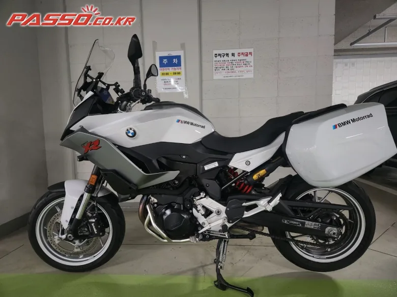 BMW F900XR 2023 화이트 사진 2