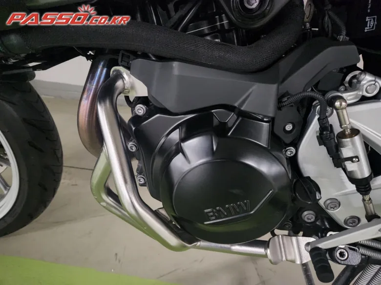 BMW F900XR 2023 화이트 사진 5