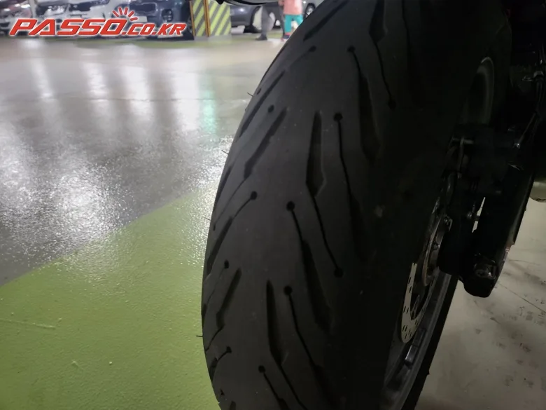 BMW F900XR 2023 화이트 사진 6