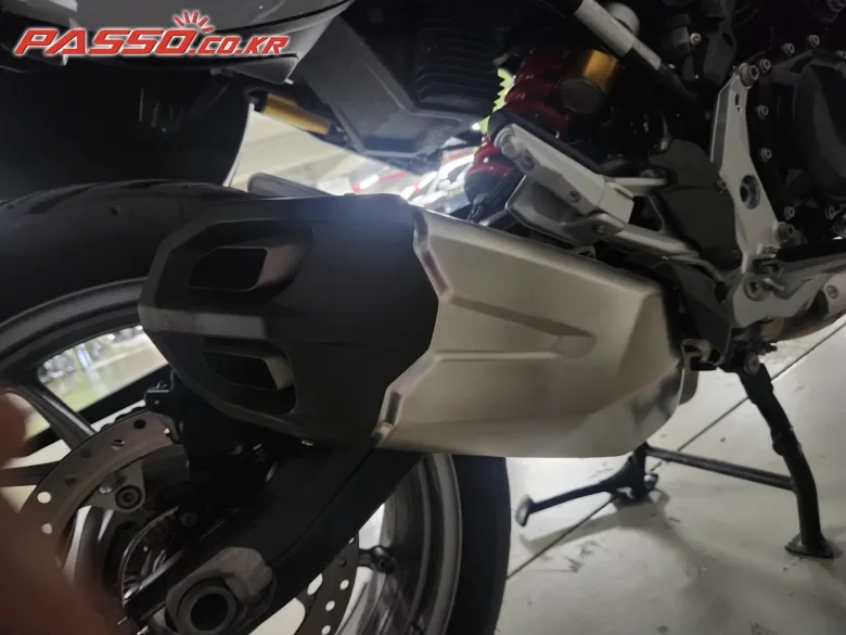 BMW F900XR 2023 화이트 사진 7