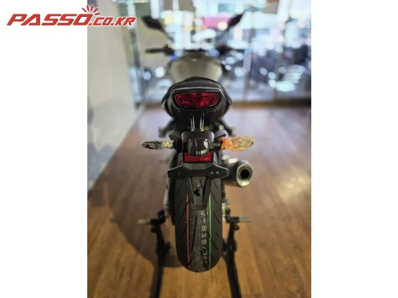 야마하 MT-10 SP 2024 블랙 사진 3