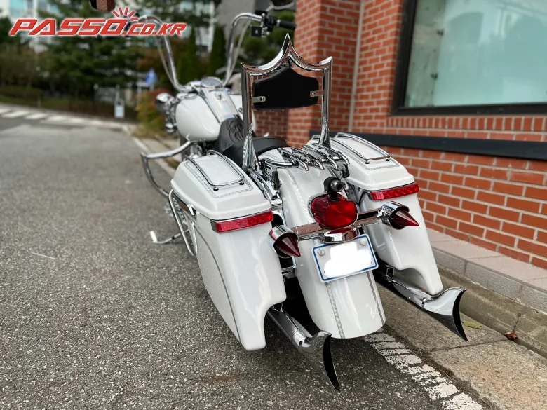 할리데이비슨 로드킹 2017 백마 사진 6