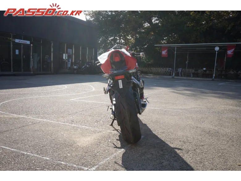 혼다 CBR650R E-Clutch 2024 레드 사진 3