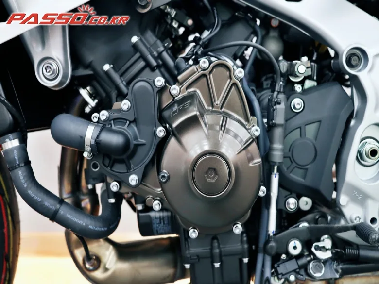 야마하 XSR900GP ABS 2024 레드 사진 5