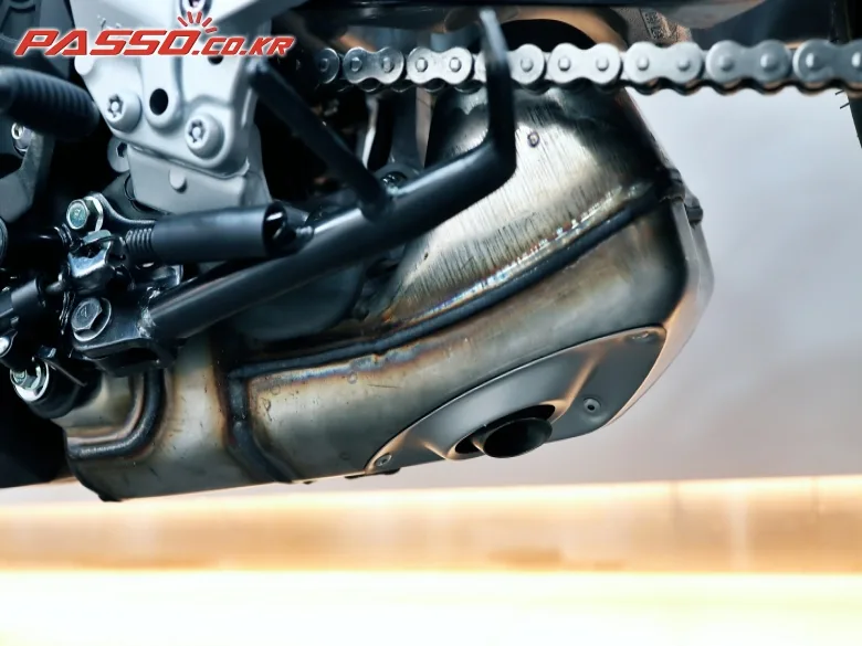 야마하 XSR900GP ABS 2024 레드 사진 7