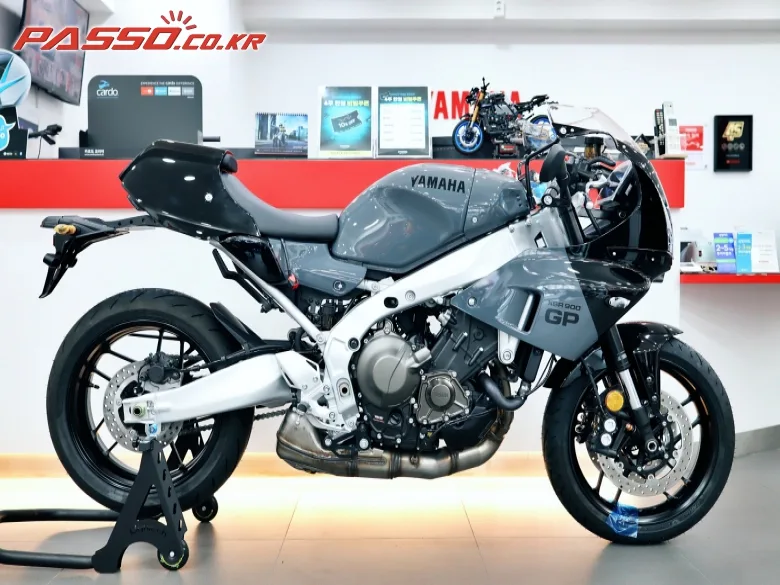 야마하 XSR900GP ABS 2024 실버 사진 1